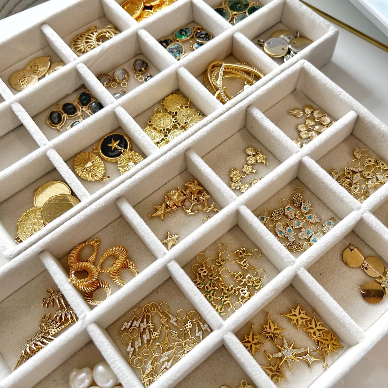 Charm bar charms.jpg__PID:1c1e0aa9-bd44-4a70-b20b-f212258c7265