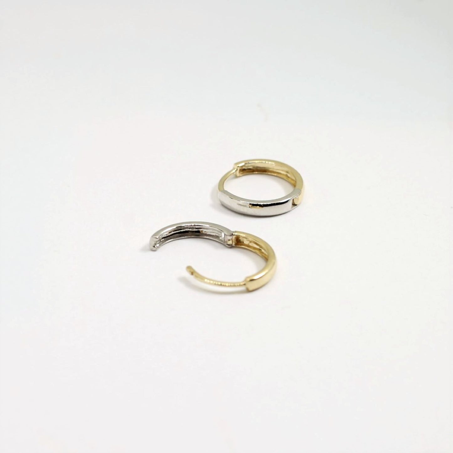 Reversible Dual-Tone Hoops