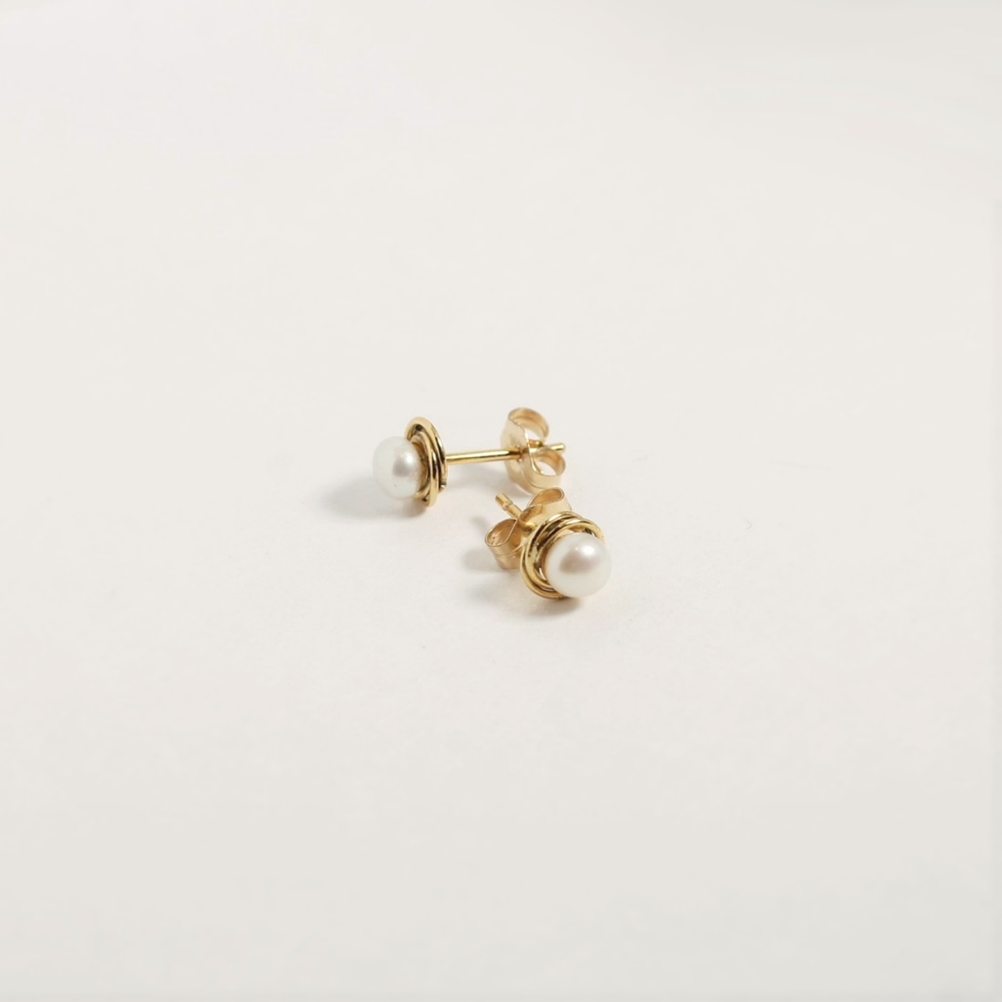 Mini Golden Halo Pearl Studs