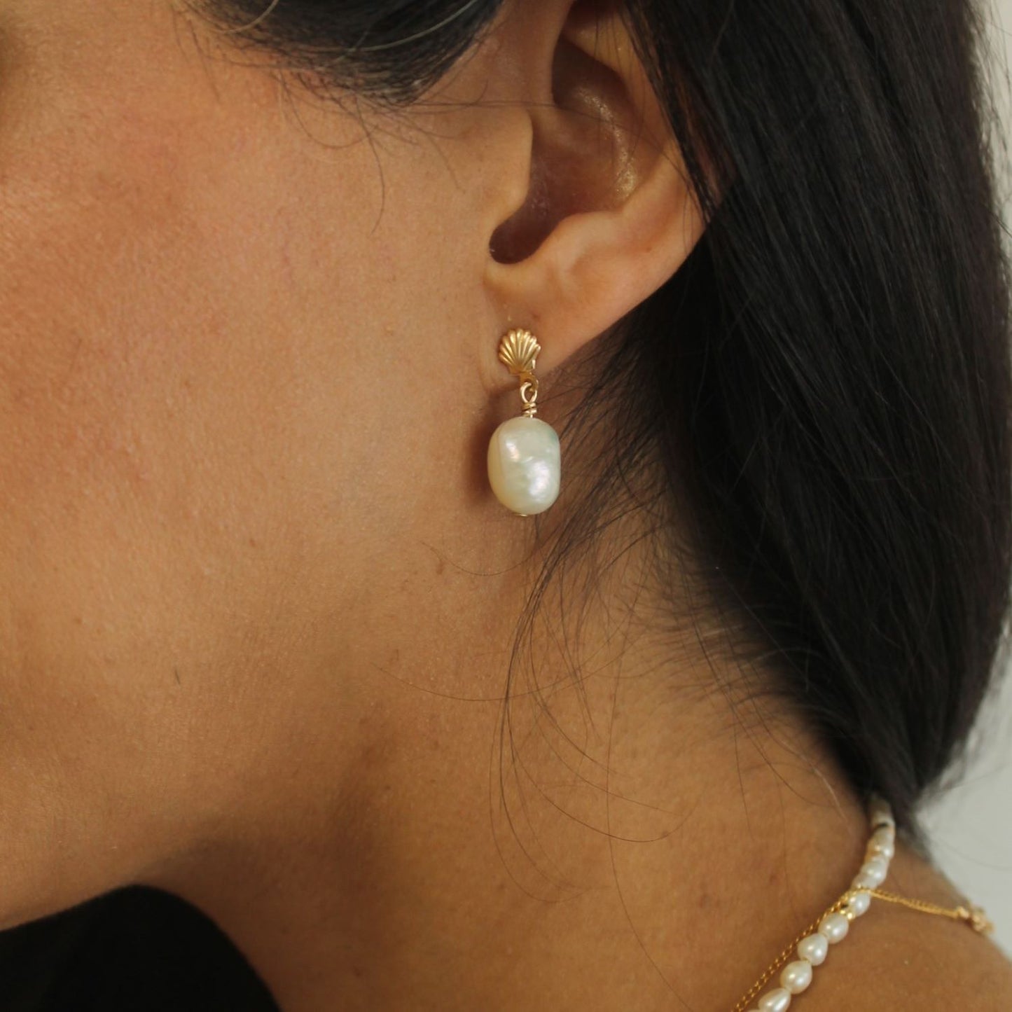 Shell-y's Pearl Earrings