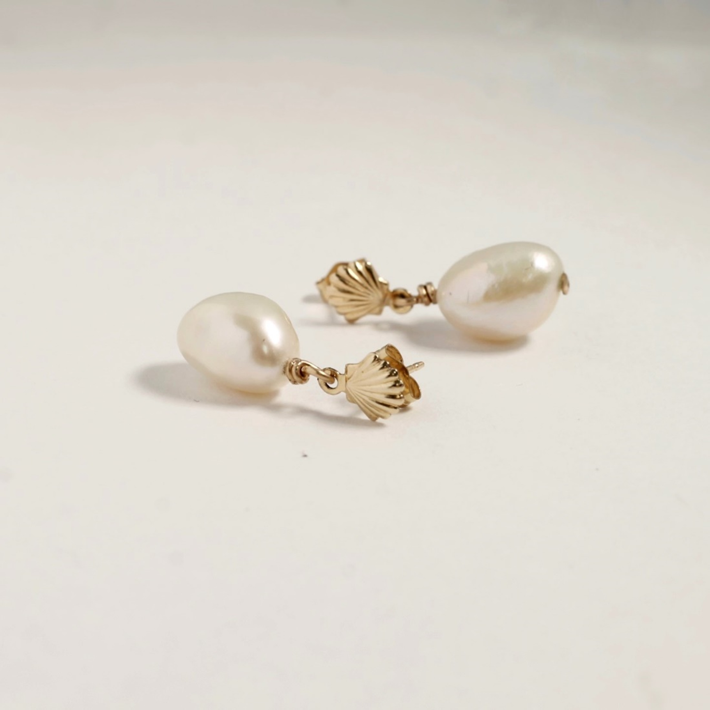 Shell-y's Pearl Earrings